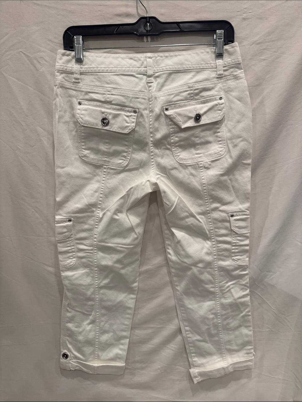 White House Black Market White Cargo Capri Pants, Size 2 Cotton - Picture 2 of 3